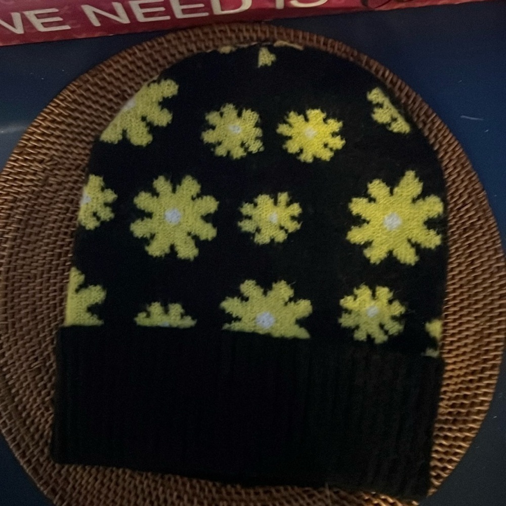 Beanie - Picture 1 of 3